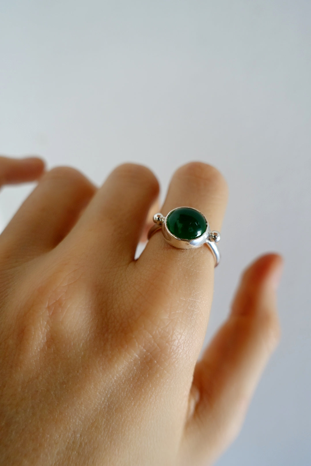 Speckled Stone Ring (I) - Green Agate (round)
