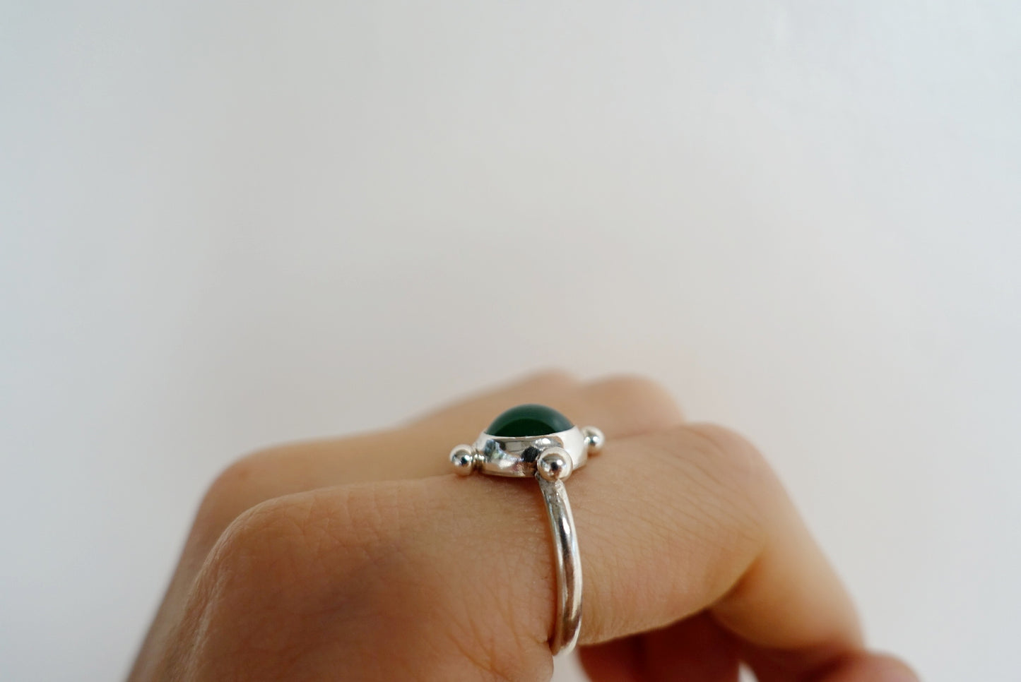 Speckled Stone Ring (III) - Green Agate (round)