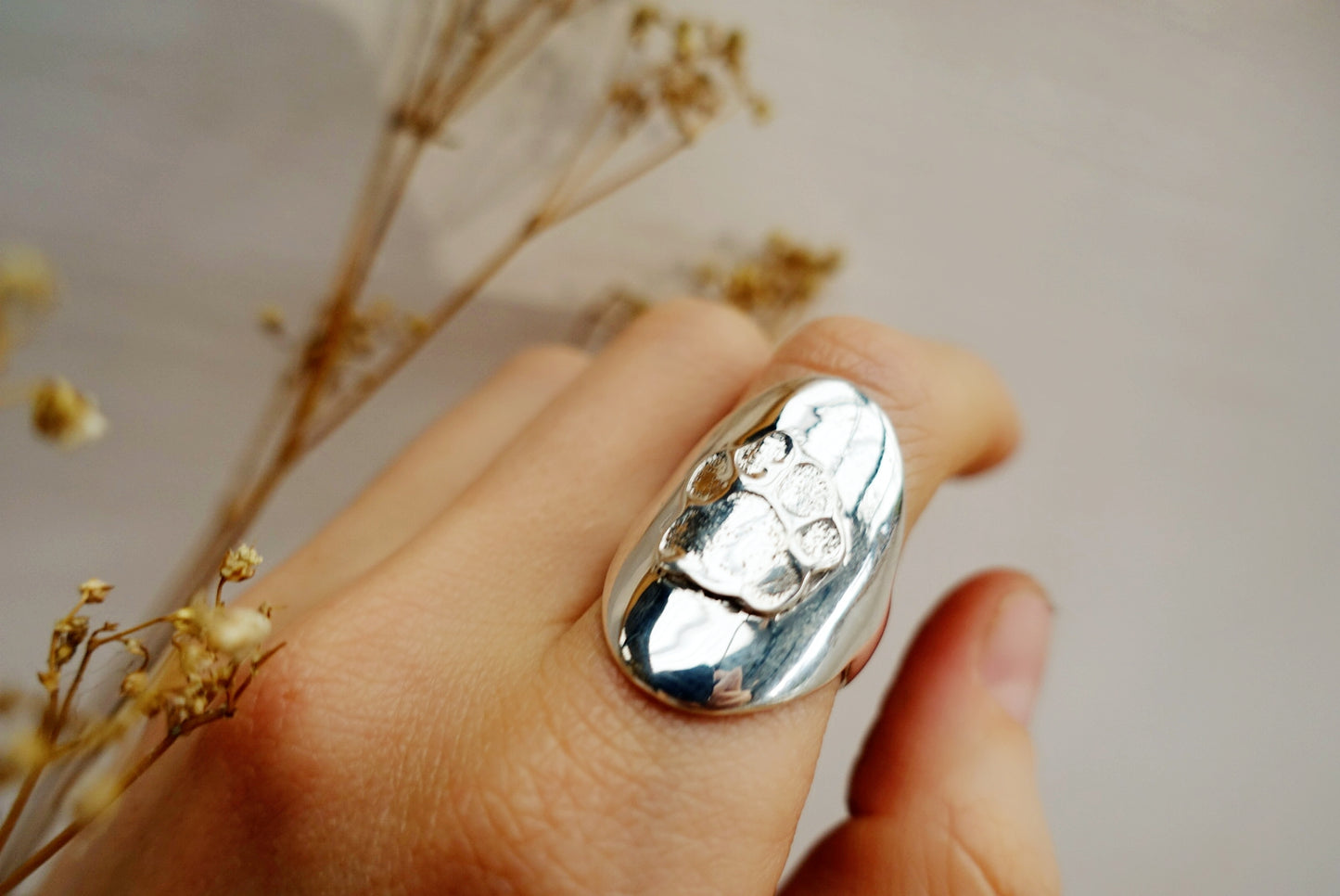 Mara Leopard Footprint Shield Ring