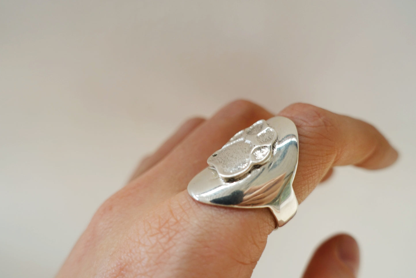 Mara Lion Footprint Shield Ring