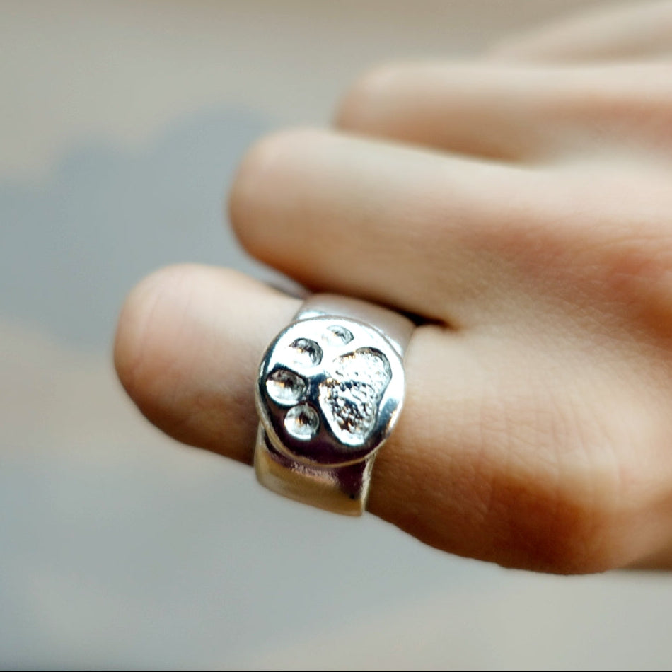 Tsavo Lion Footprint Rahisi Ring