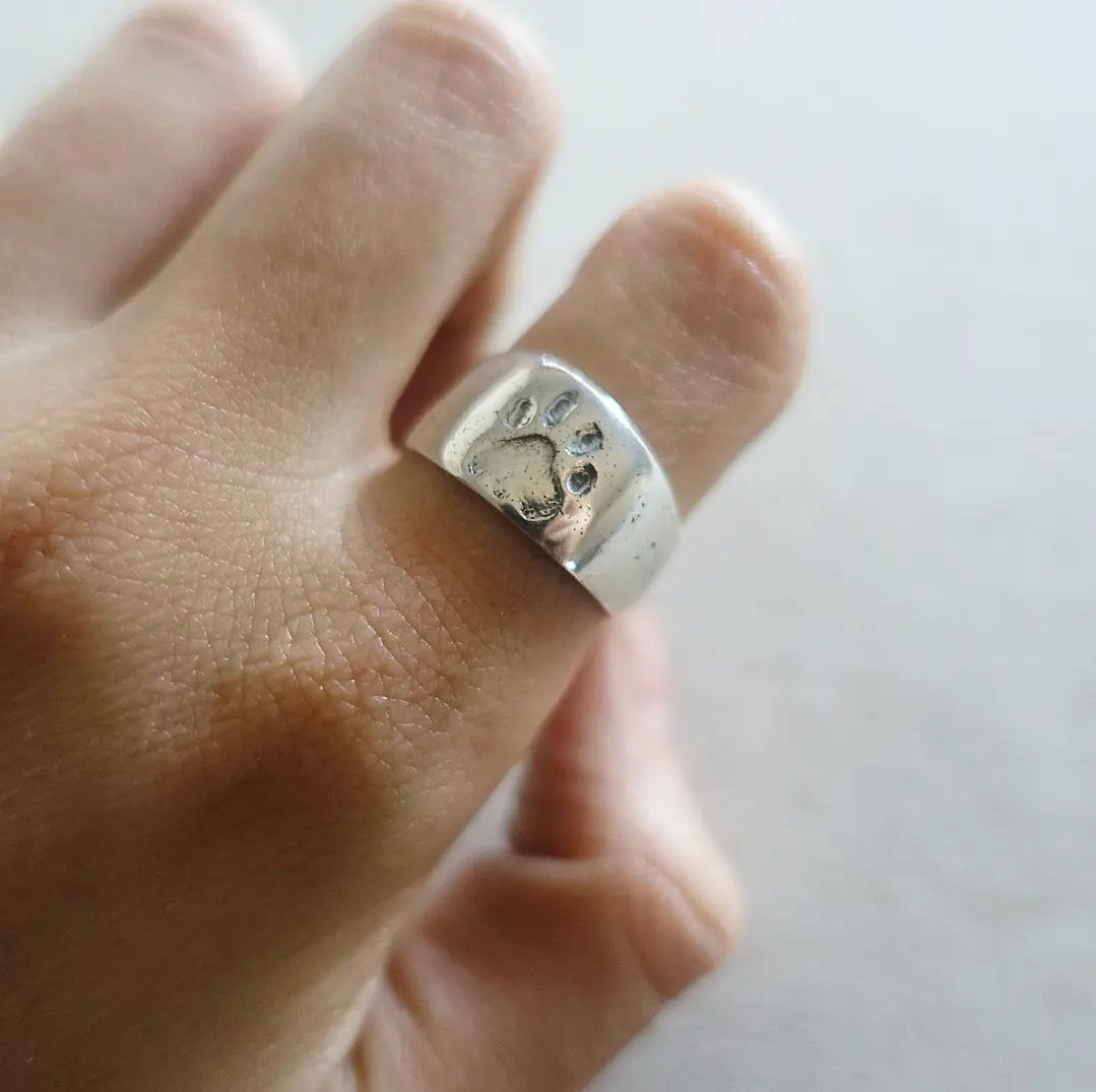 Lion Paw Razi Ring (engraved)