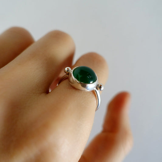 Speckled Stone Ring (I) - Green Agate (round)