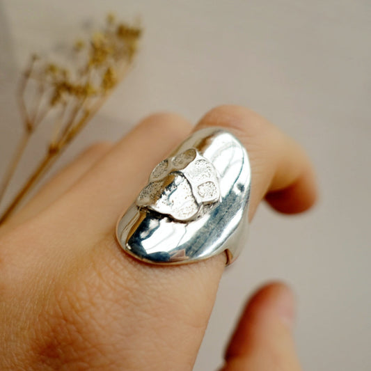 Mara Leopard Footprint Shield Ring