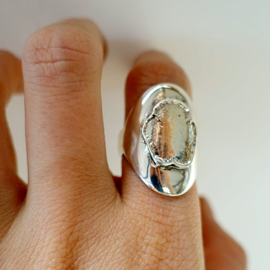 Mara Rhino Footprint Shield Ring