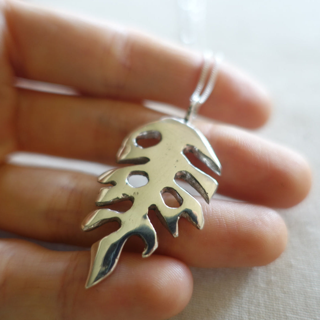 Monstera Leaf Asilia Necklace