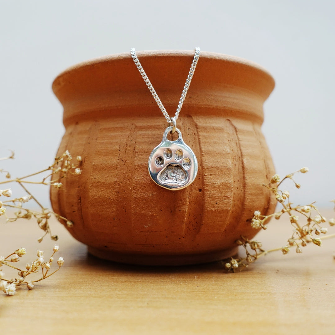 Nala Paw Asilia Necklace