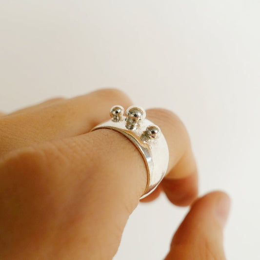 Speckled Razi Ring - (Wednesday)
