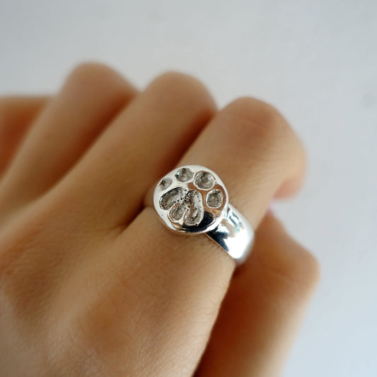 Tsavo Leopard Footprint Halo Ring