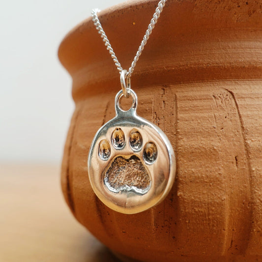 Savannah Paw Asilia Necklace